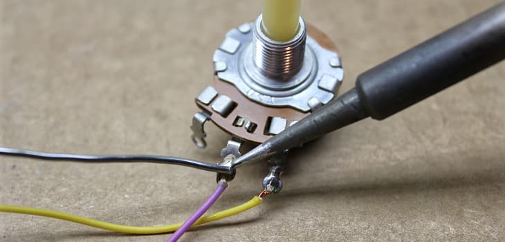 Soldering a new potentiometer into the Atari CX30 paddle controller